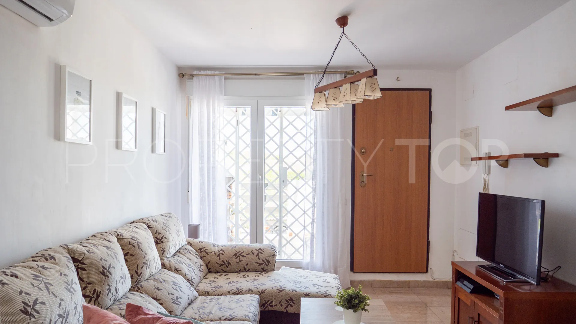 Se vende apartamento en Sabinillas de 2 dormitorios