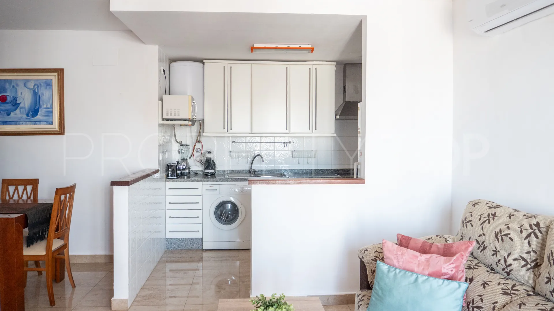 Se vende apartamento en Sabinillas de 2 dormitorios