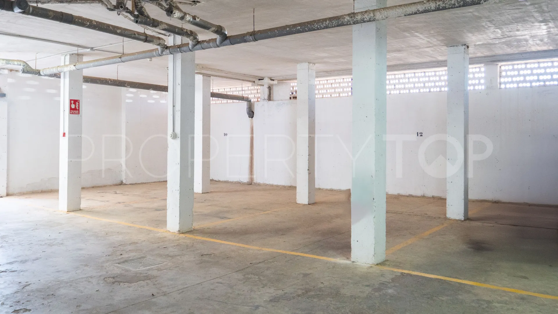 Se vende apartamento en Sabinillas de 2 dormitorios