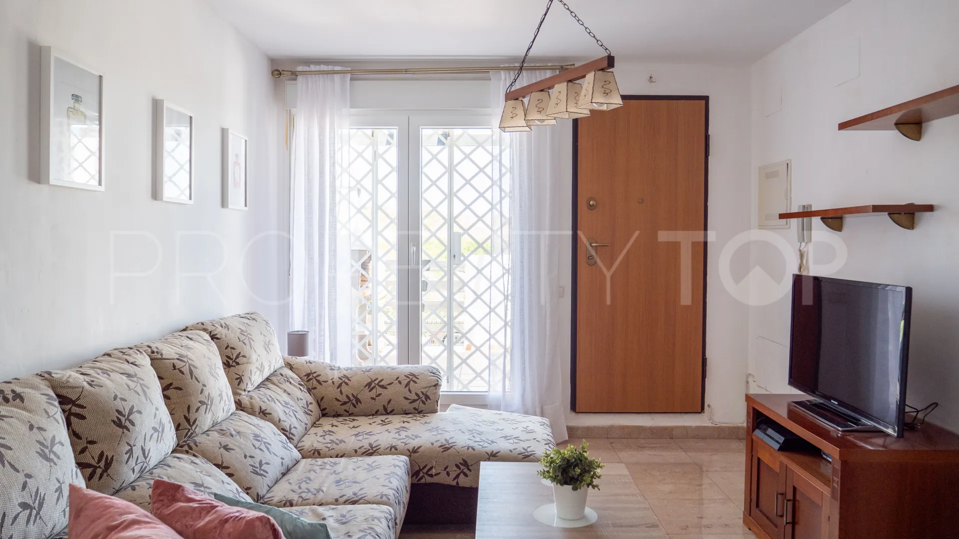 Se vende apartamento en Sabinillas de 2 dormitorios