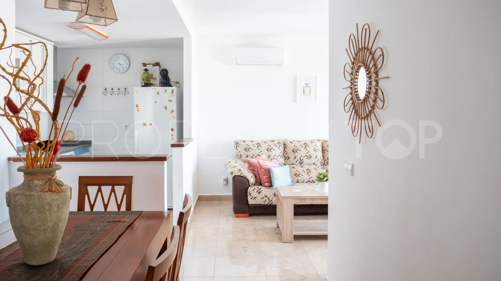 Se vende apartamento en Sabinillas de 2 dormitorios