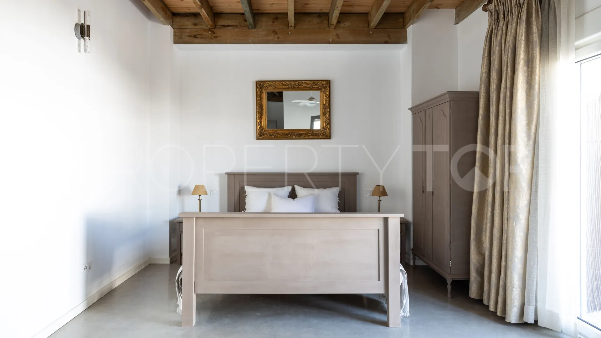 For sale villa in Antequera with 7 bedrooms