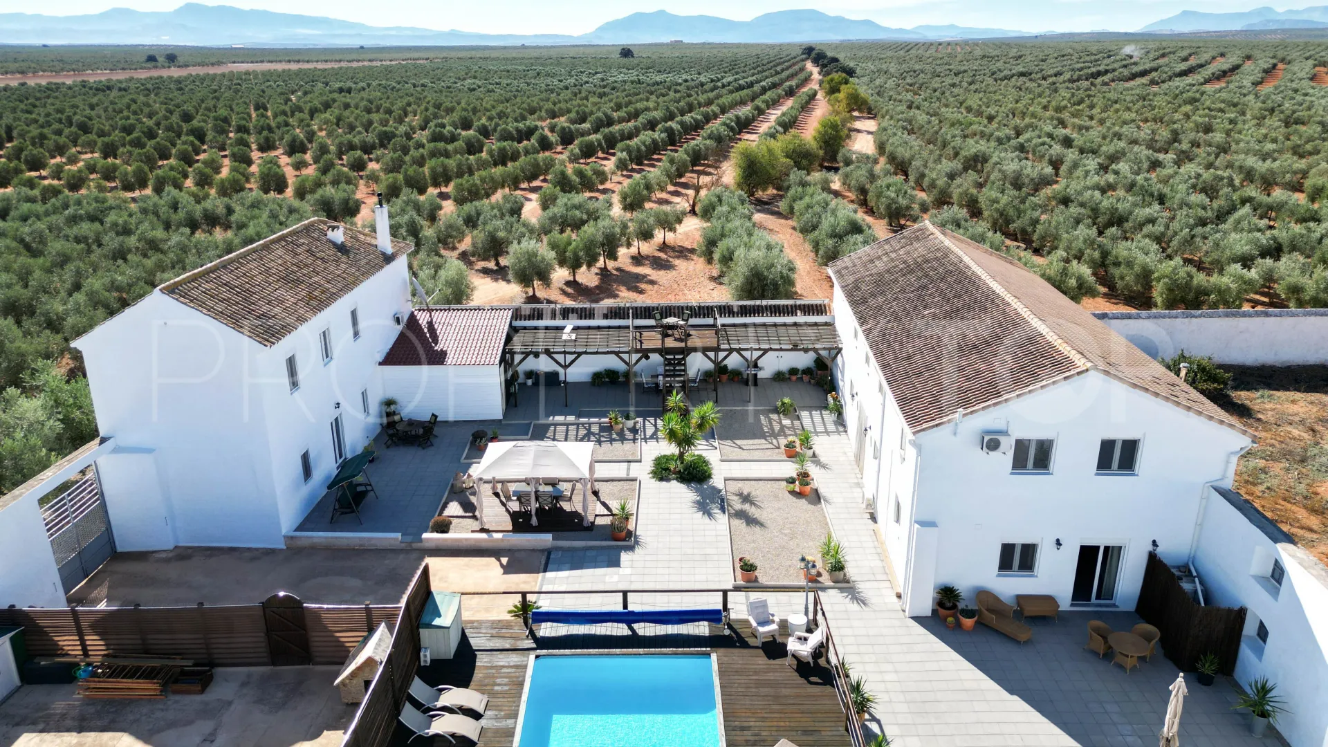 For sale villa in Antequera with 7 bedrooms