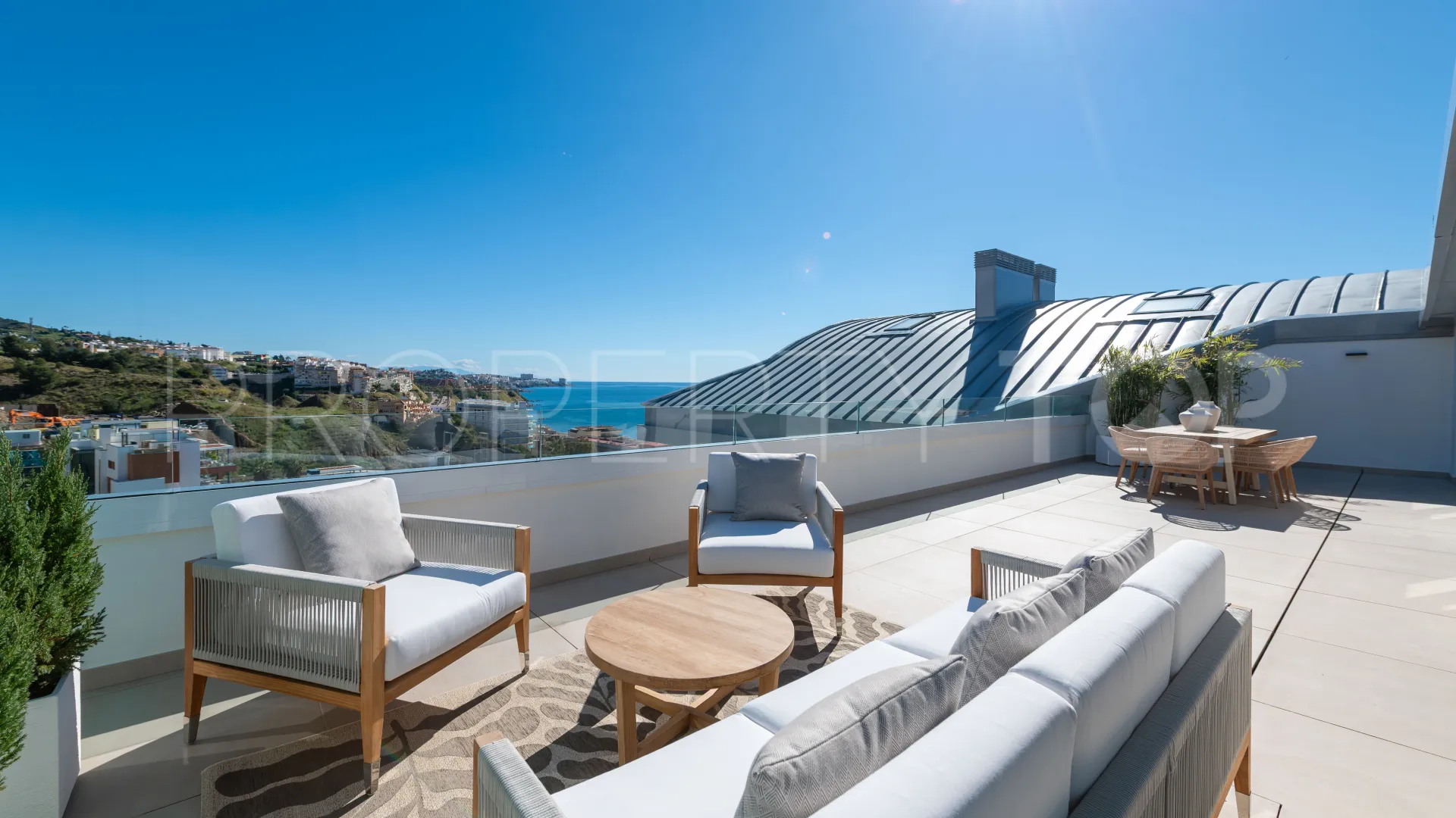 For sale penthouse in El Higueron