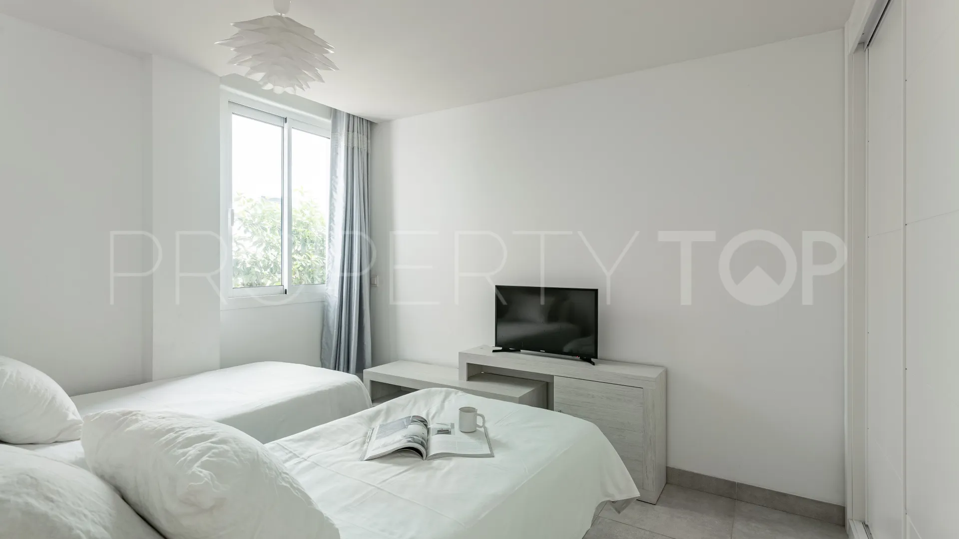 For sale Cala de Mijas ground floor apartment with 3 bedrooms