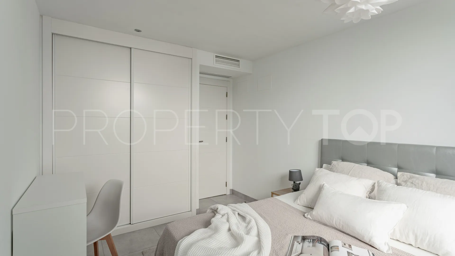 For sale Cala de Mijas ground floor apartment with 3 bedrooms