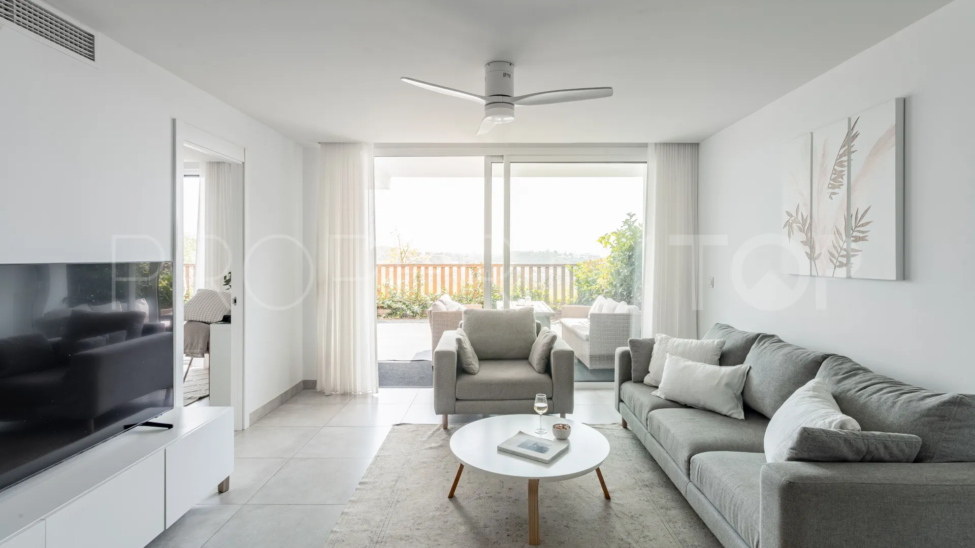 For sale Cala de Mijas ground floor apartment with 3 bedrooms