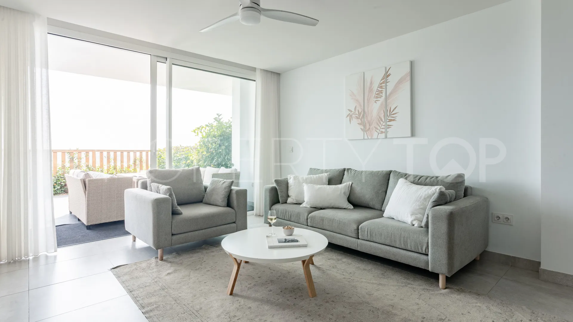 For sale Cala de Mijas ground floor apartment with 3 bedrooms