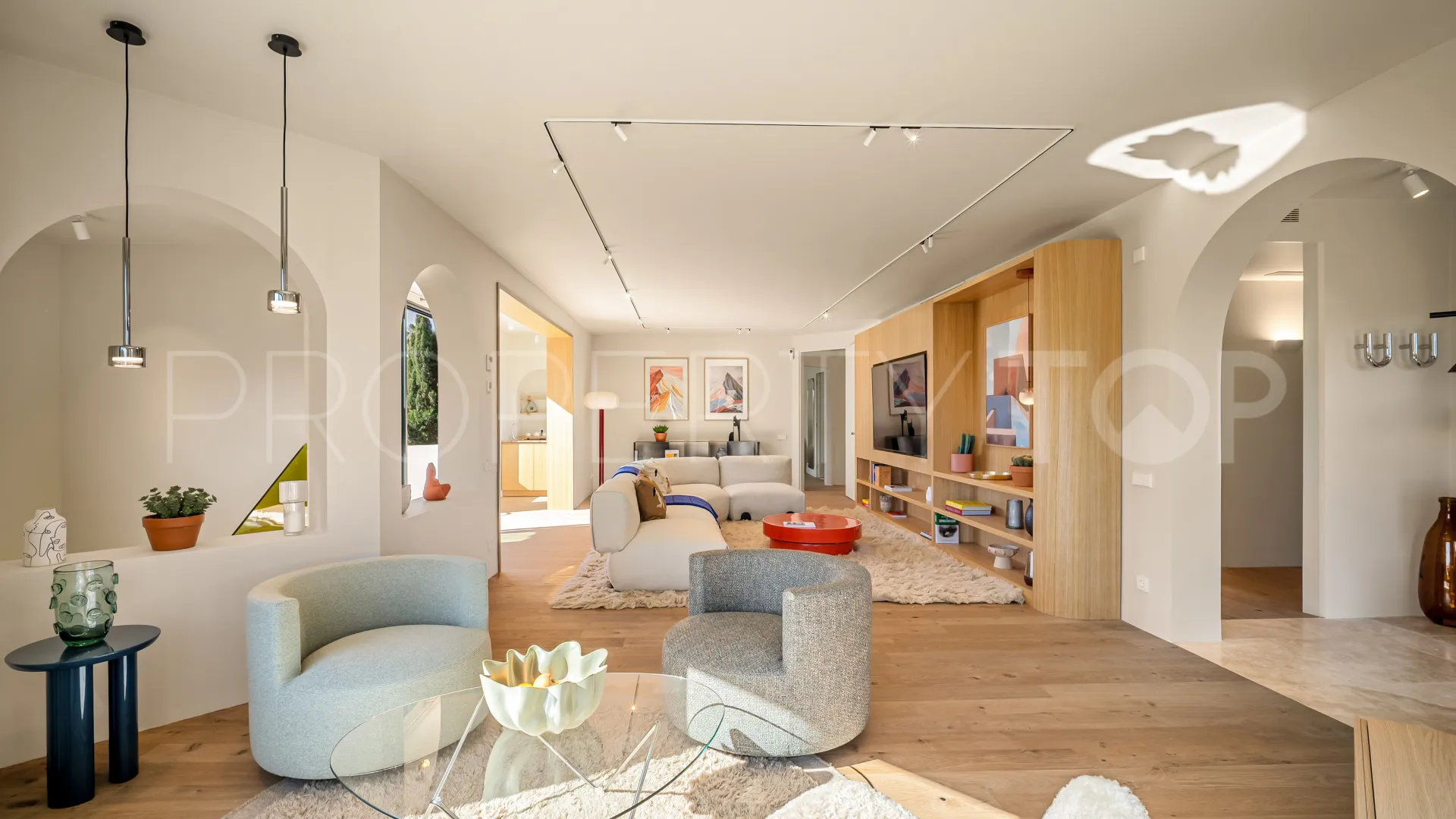 Se vende villa con 4 dormitorios en Nueva Andalucia