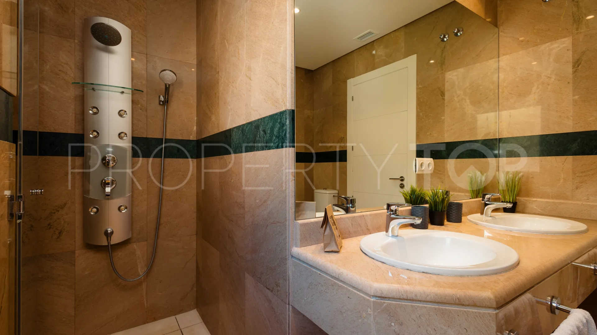 3 bedrooms duplex penthouse for sale in Vista Real
