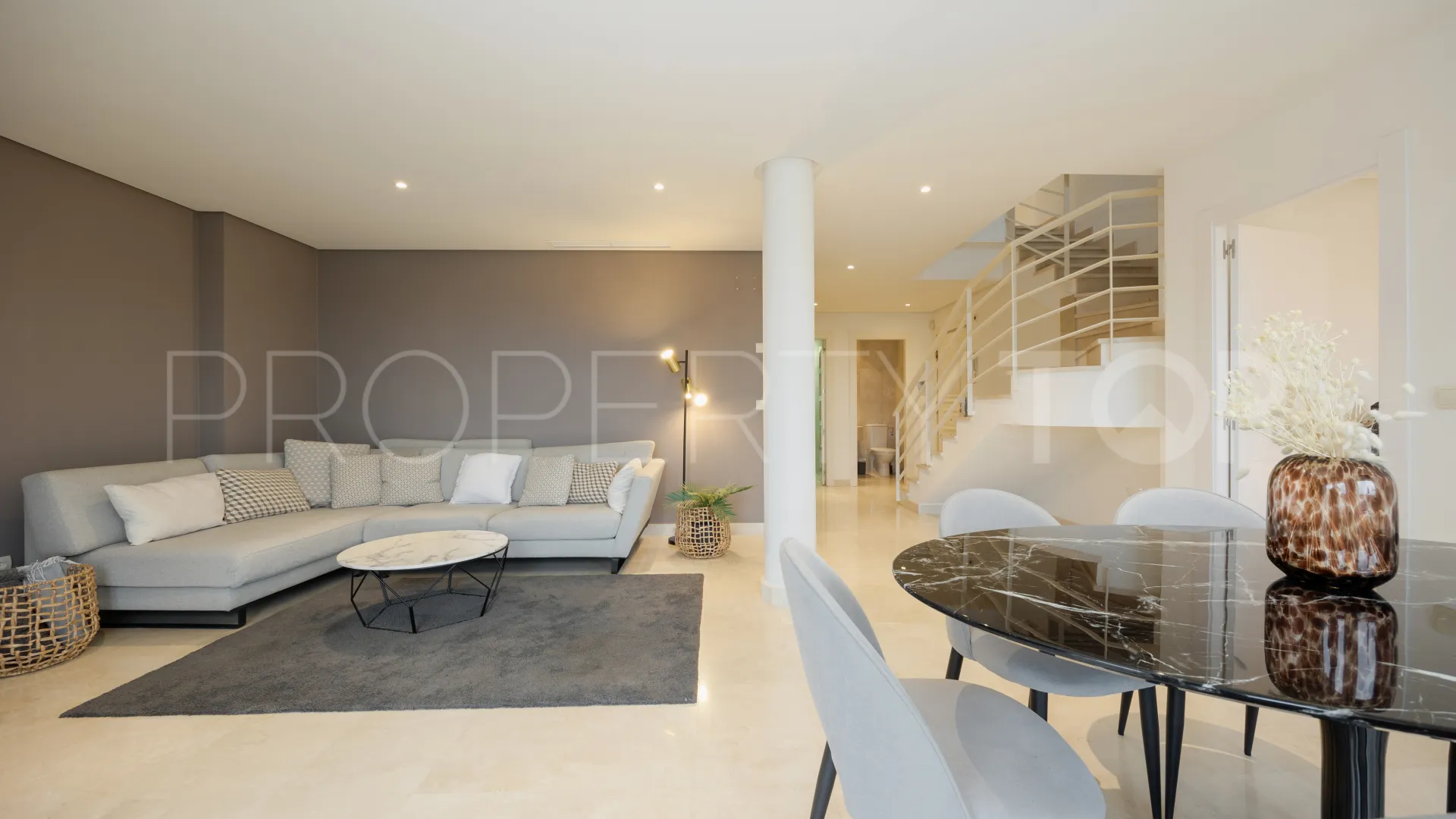 3 bedrooms duplex penthouse for sale in Vista Real