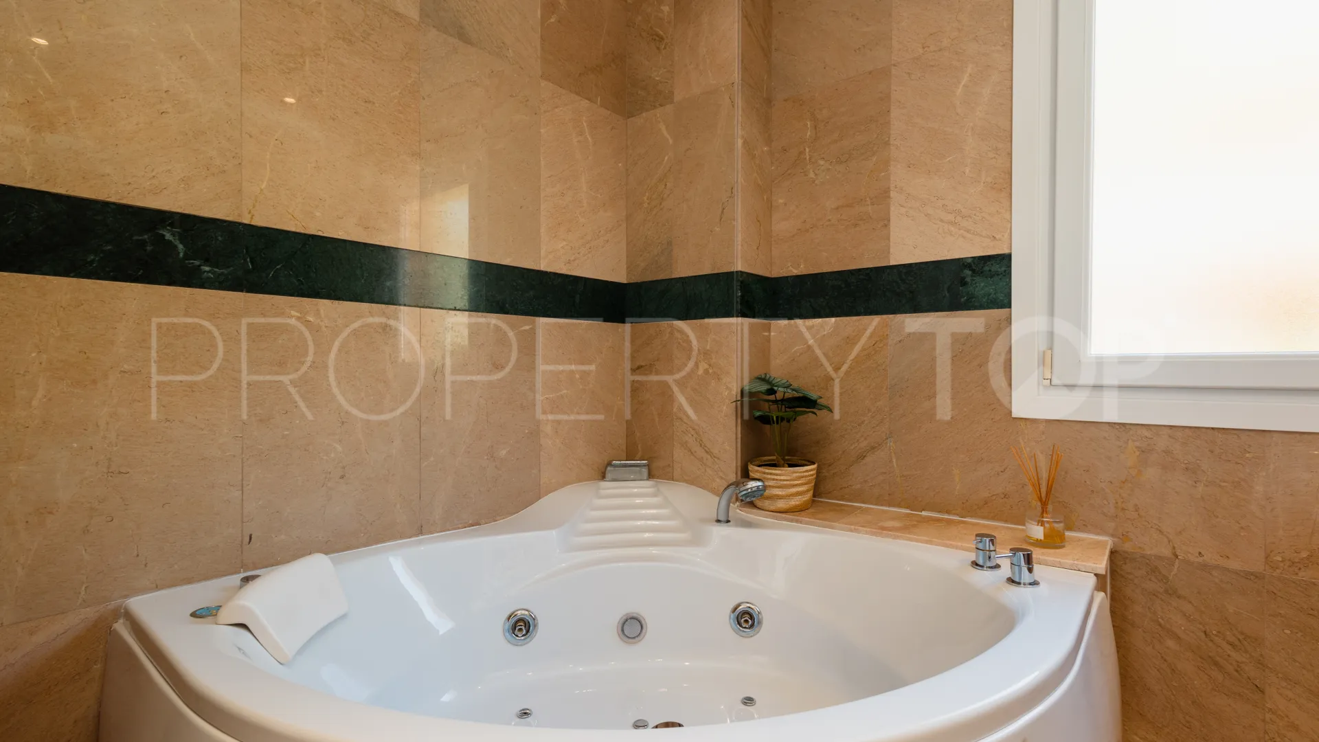 3 bedrooms duplex penthouse for sale in Vista Real