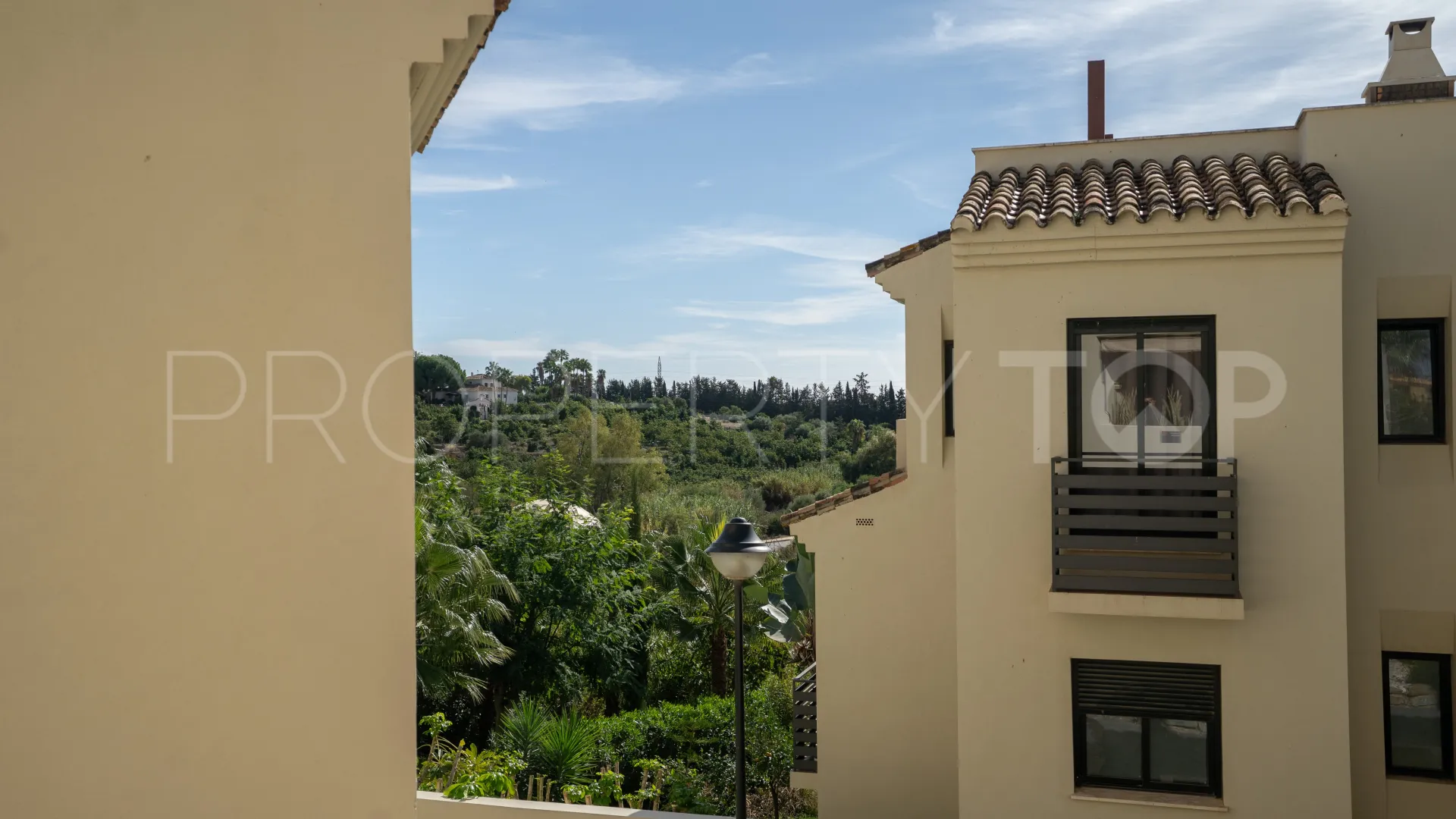 3 bedrooms apartment for sale in Estepona