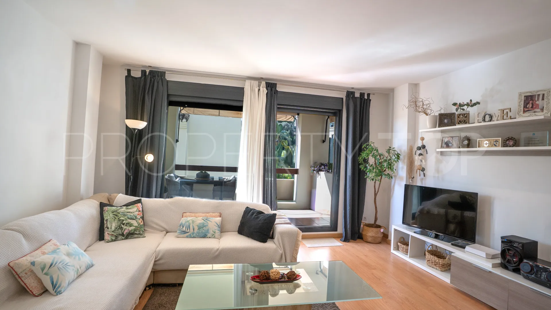 3 bedrooms apartment for sale in Estepona
