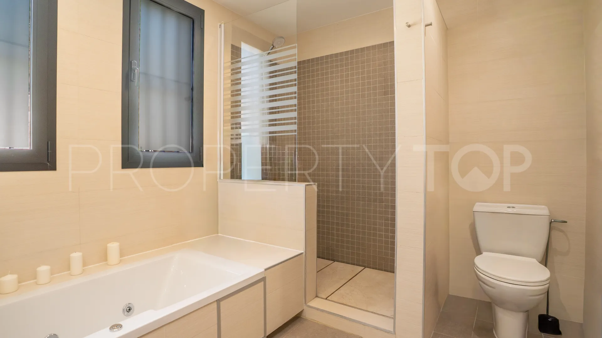 3 bedrooms apartment for sale in Estepona