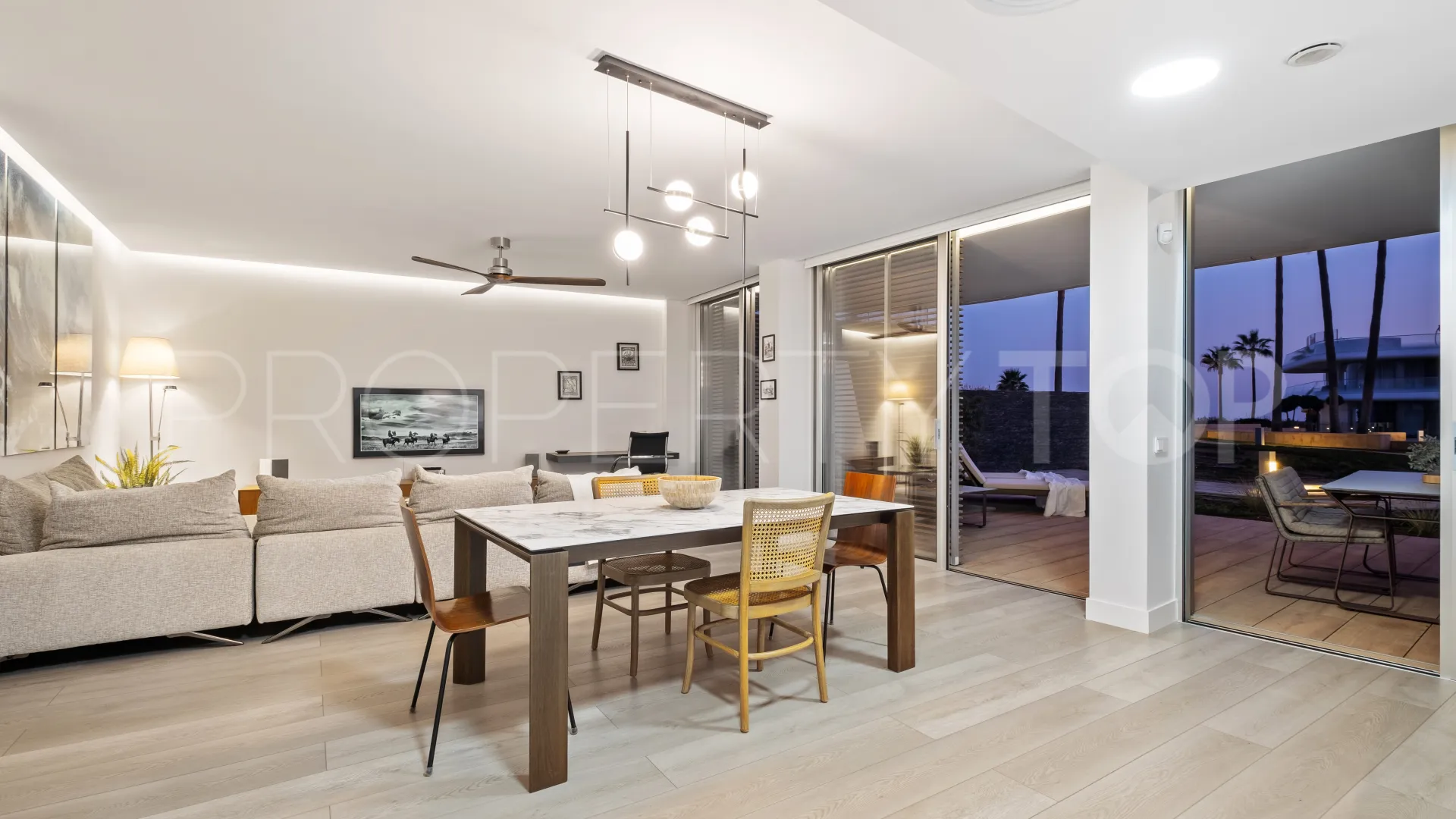 Apartment with 2 bedrooms for sale in Estepona