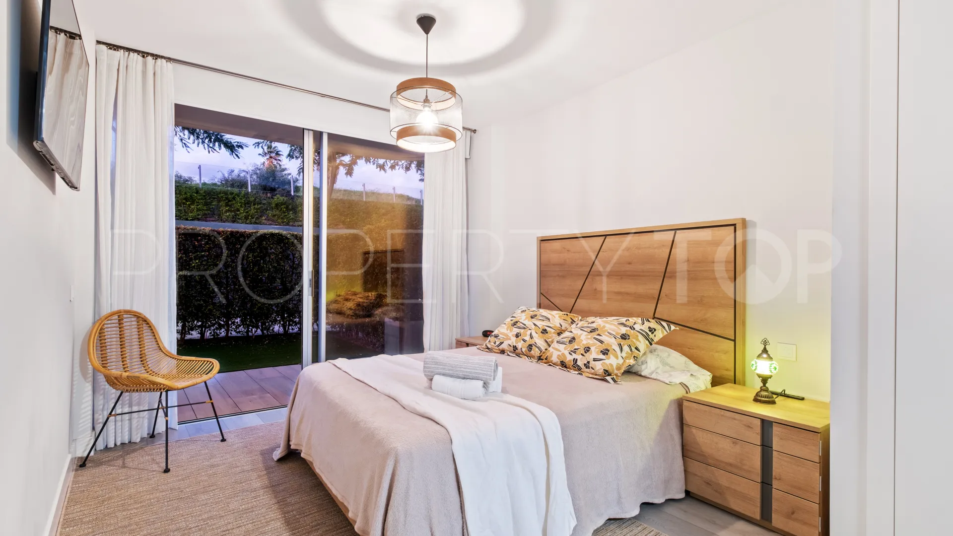 Apartment with 2 bedrooms for sale in Estepona