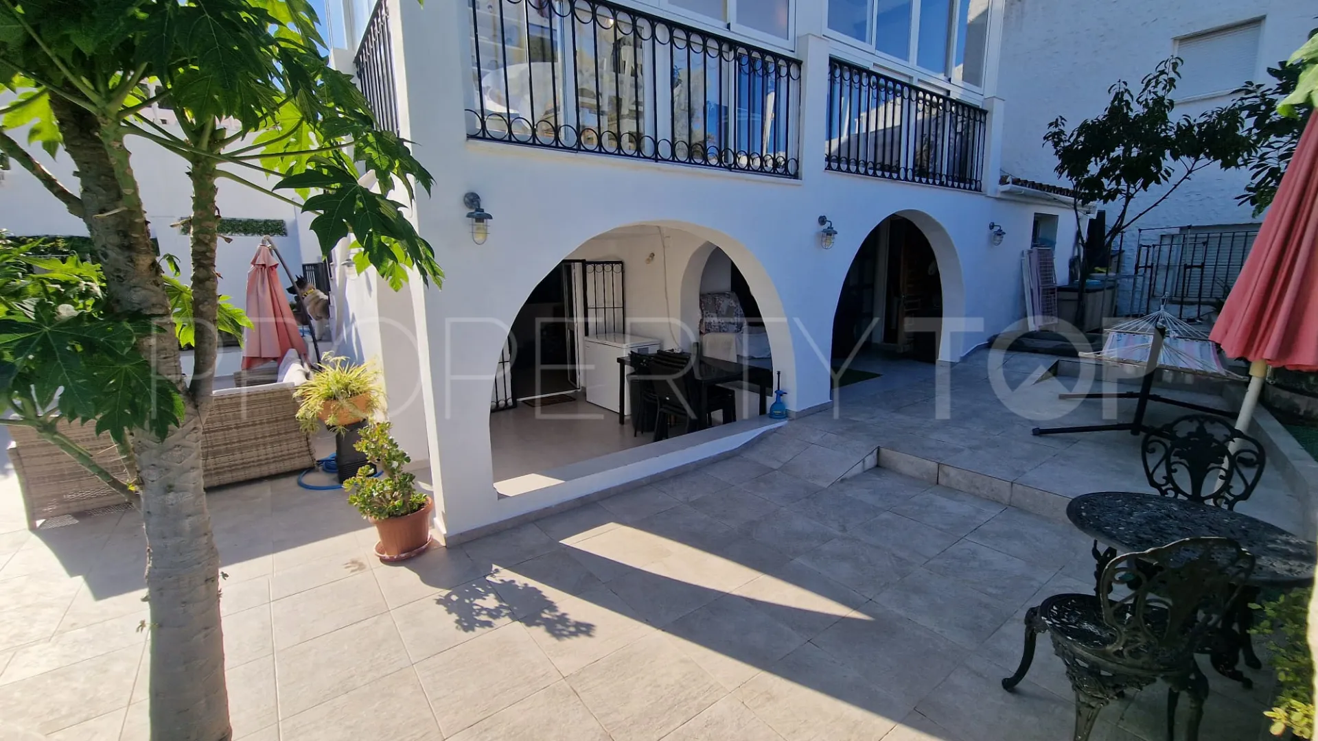 Villa for sale in Estepona