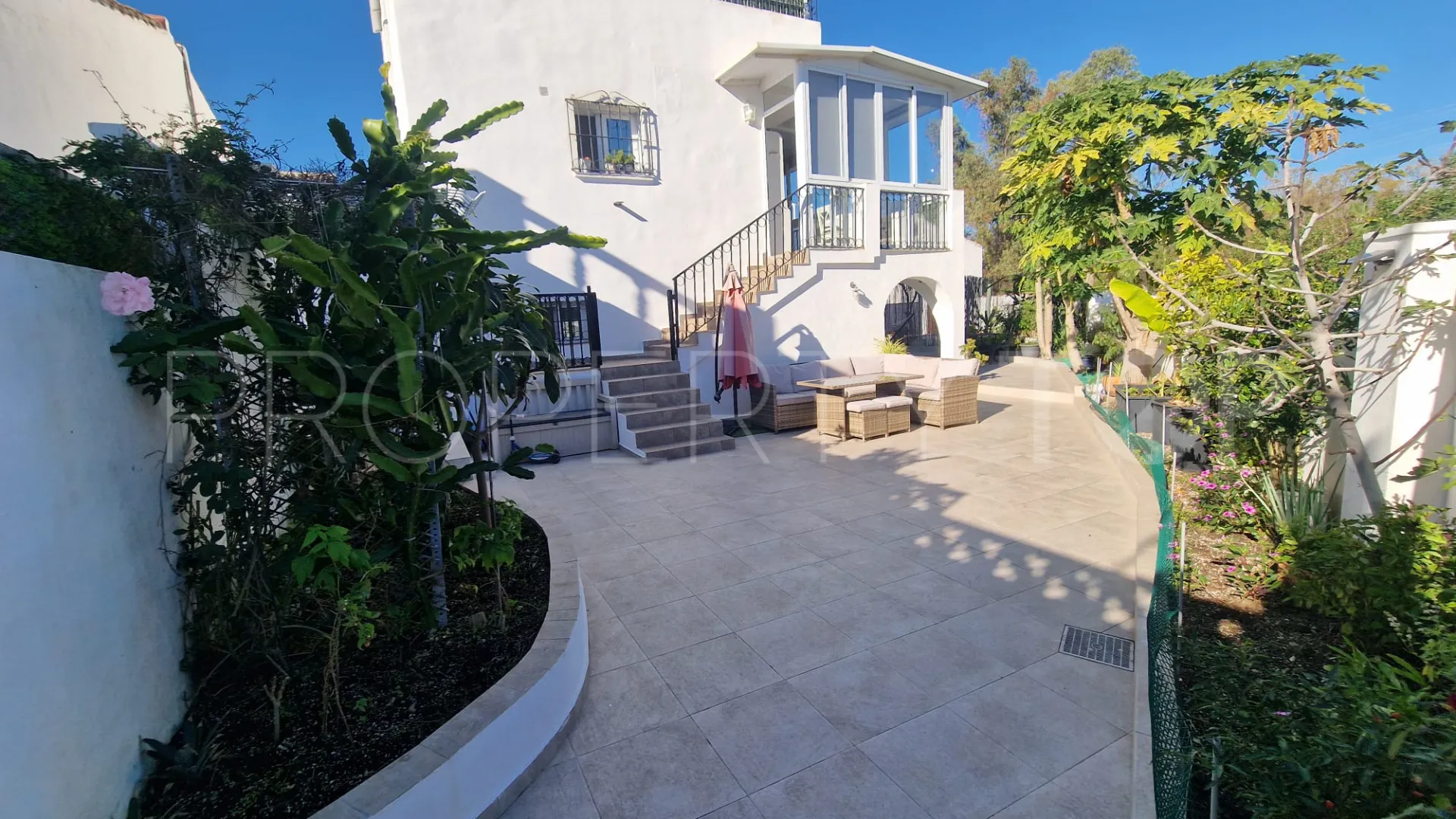 Villa for sale in Estepona