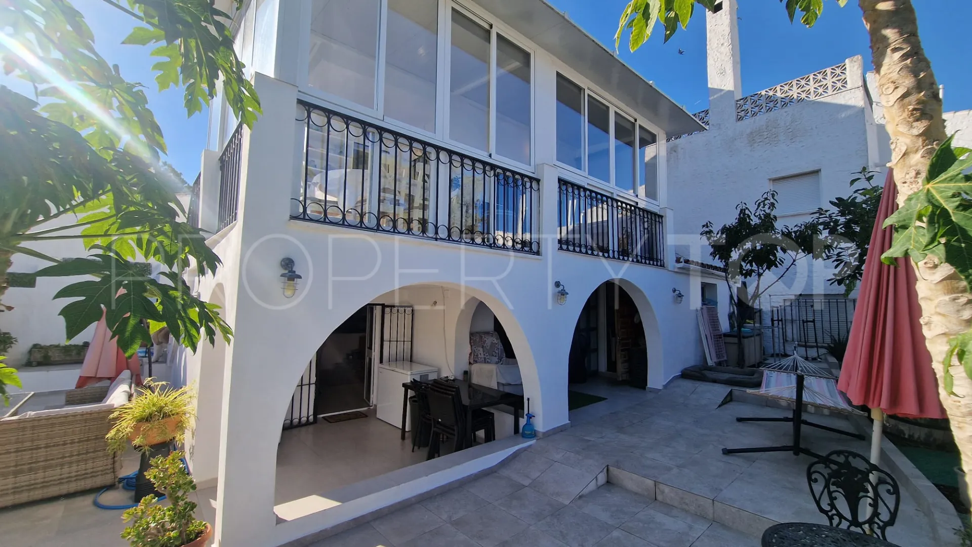 Villa for sale in Estepona