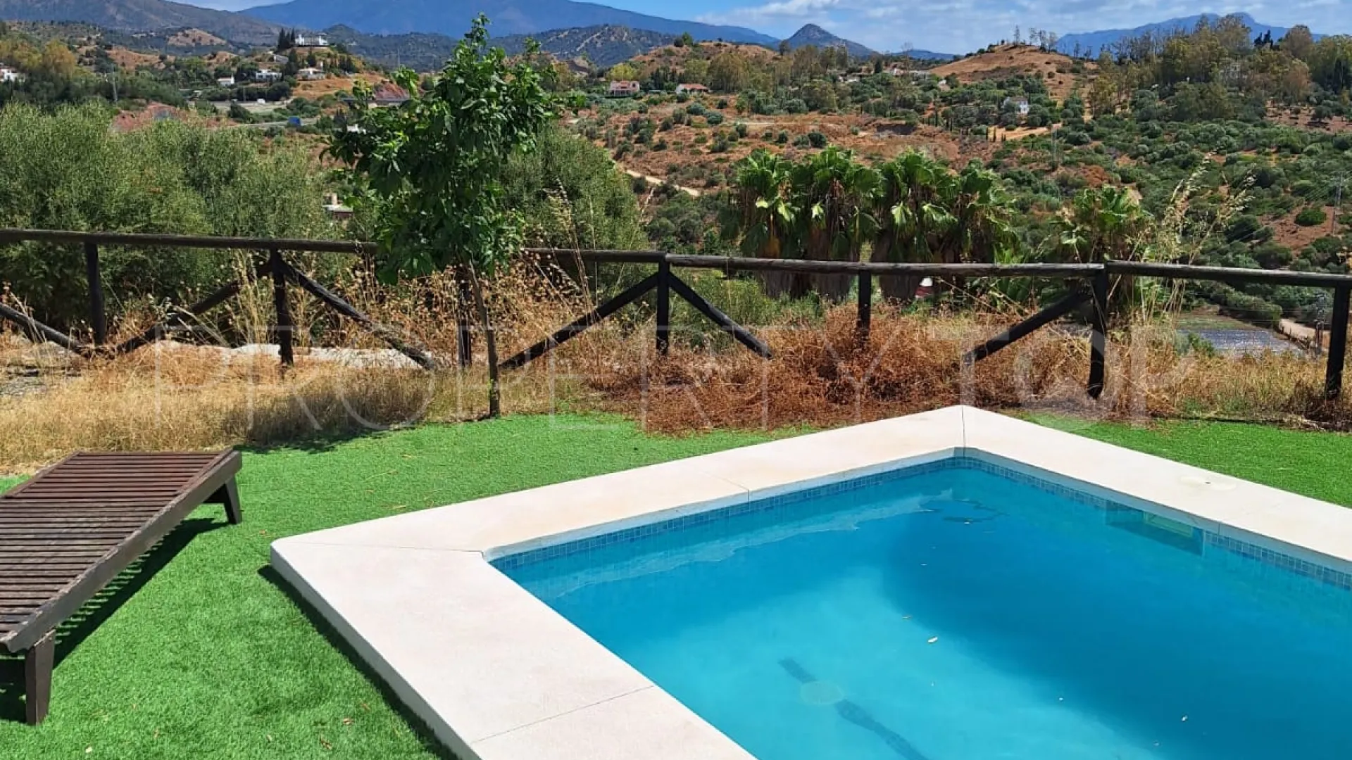 For sale finca in Estepona