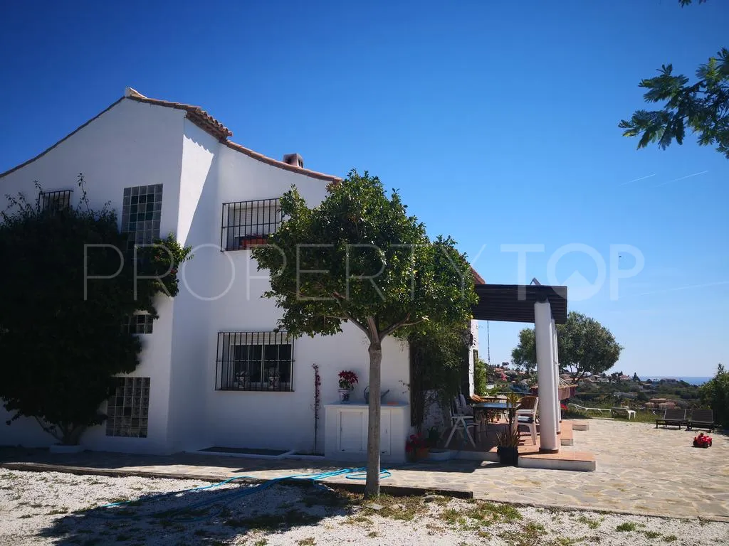 For sale finca in Estepona