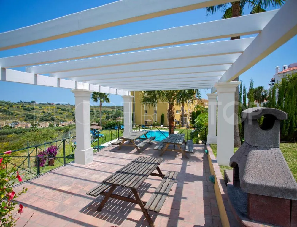 For sale apartment in Estepona