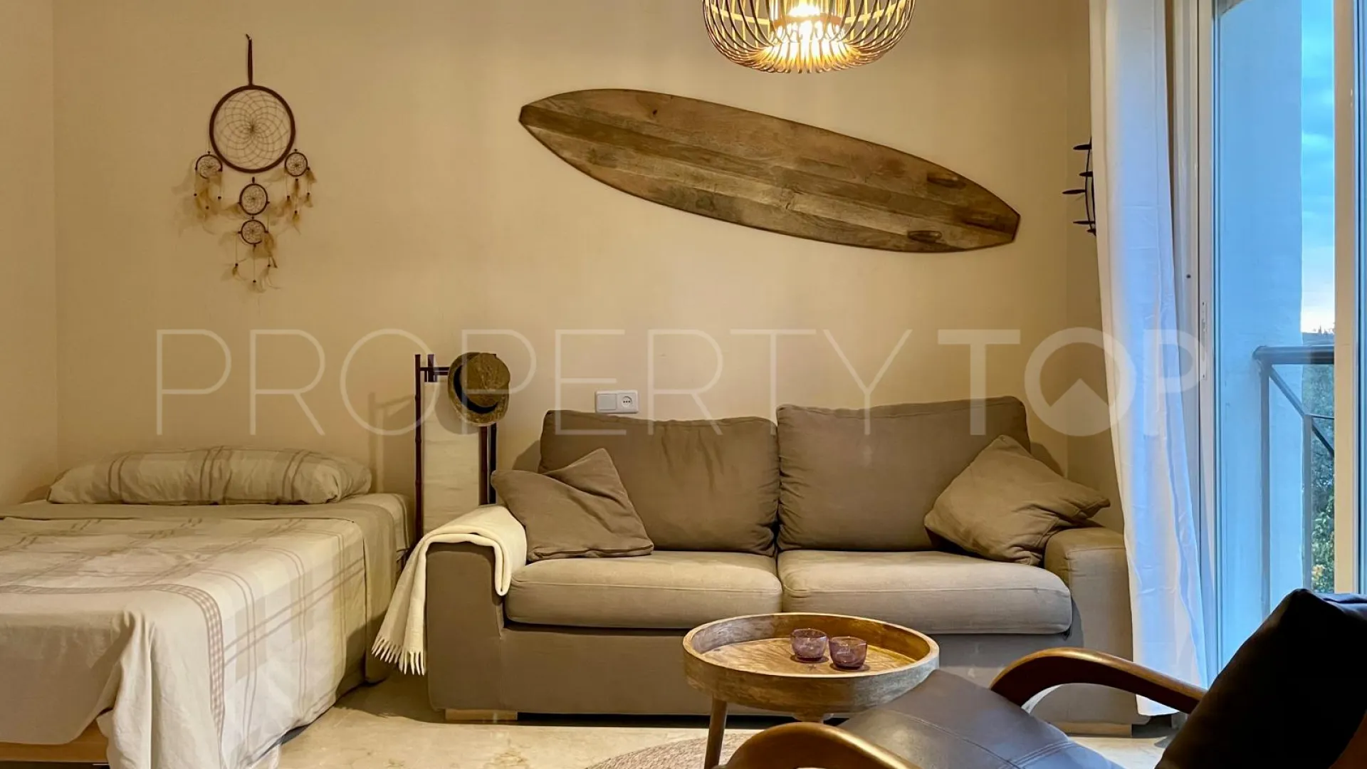 For sale apartment in Estepona