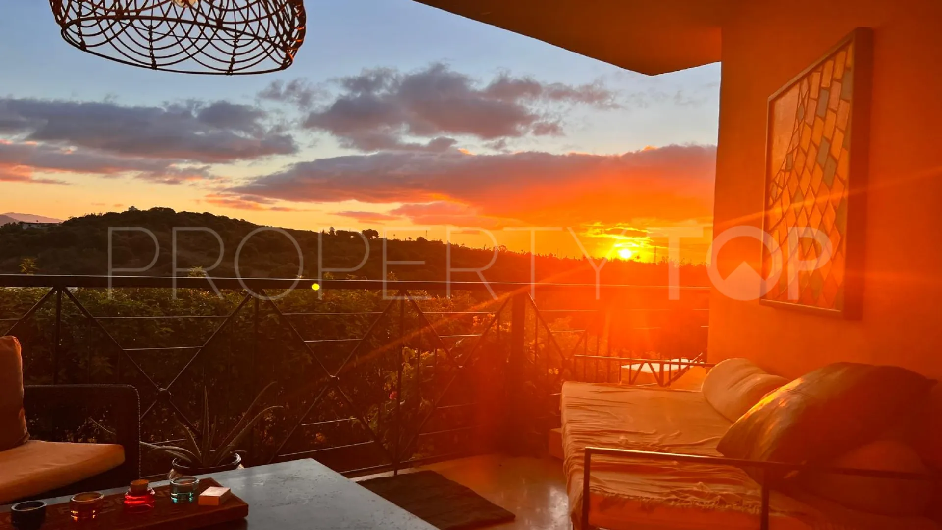 For sale apartment in Estepona