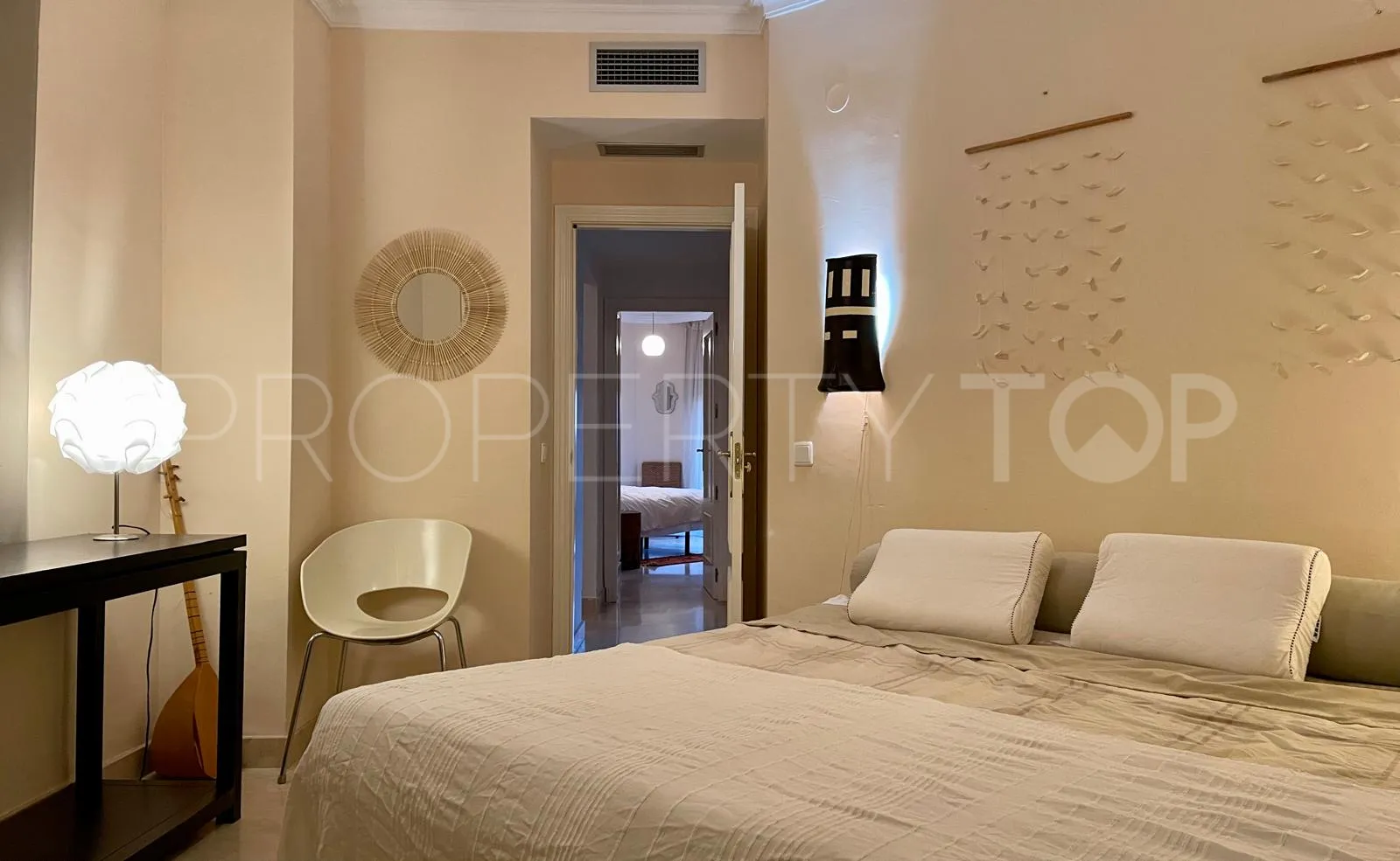 For sale apartment in Estepona