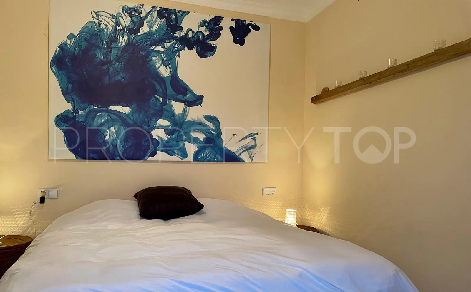 For sale apartment in Estepona