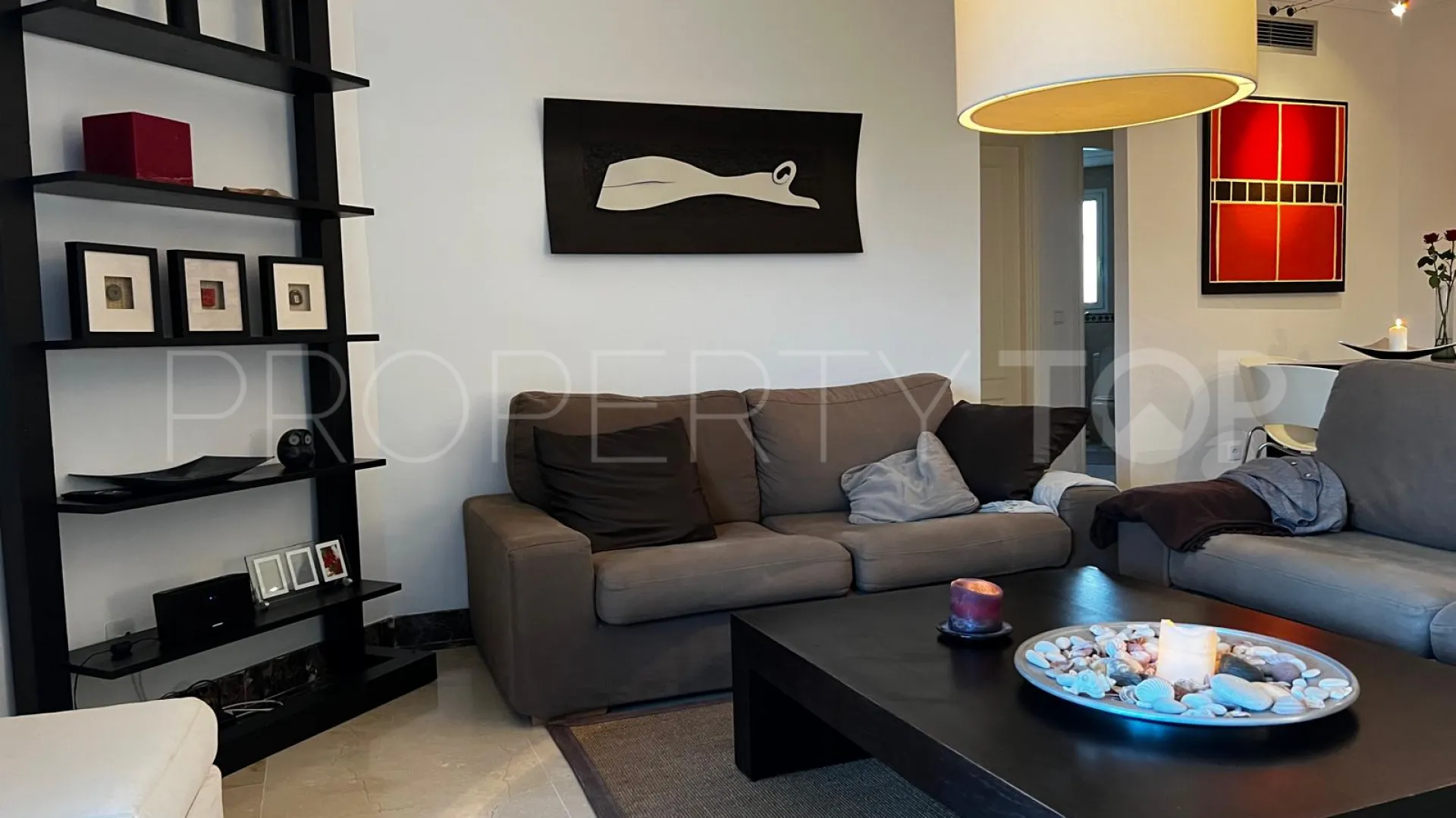 For sale apartment in Estepona