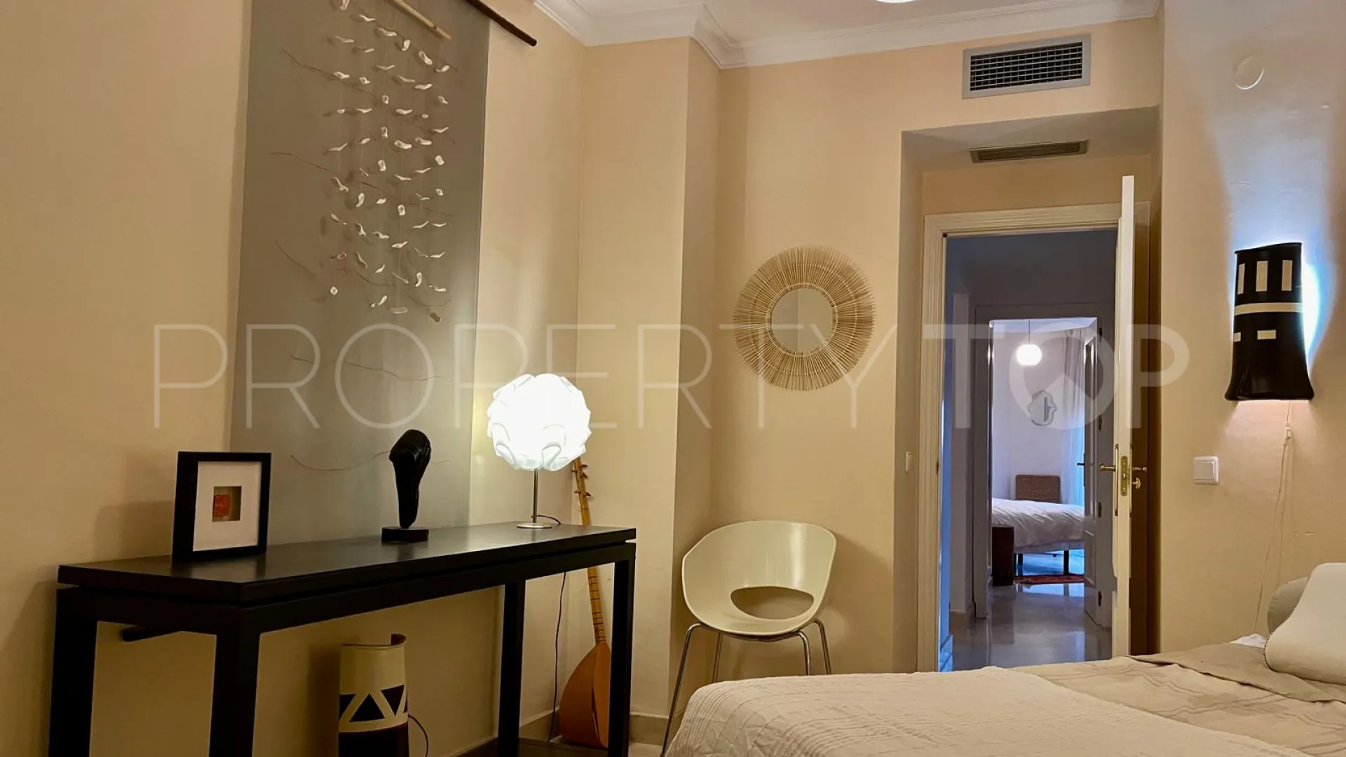 For sale apartment in Estepona