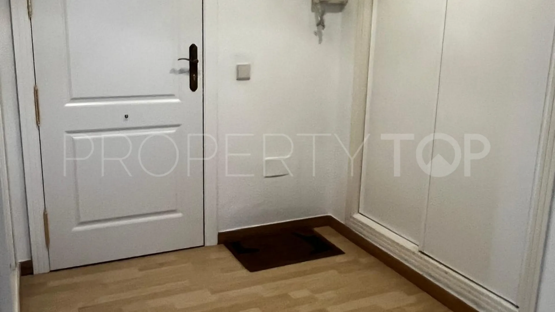 Apartment for sale in Marbella with 3 bedrooms