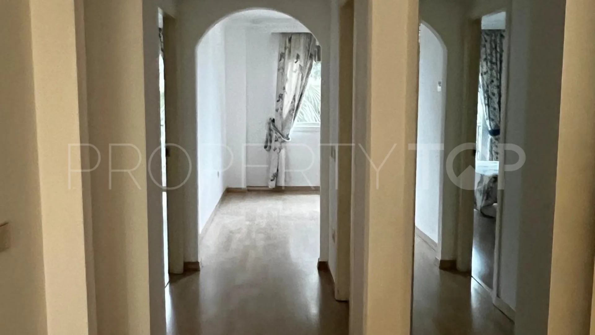 Apartment for sale in Marbella with 3 bedrooms