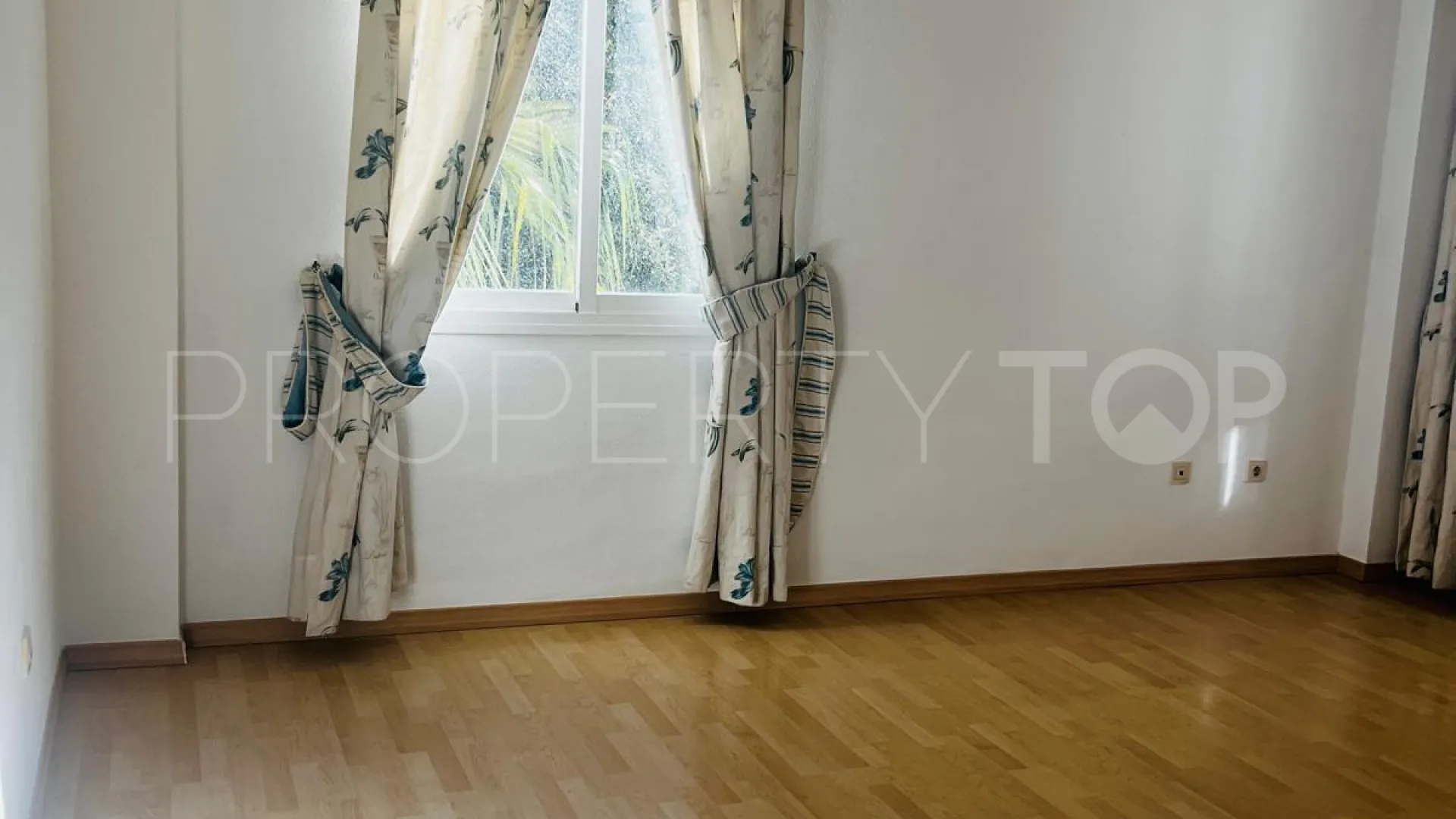 Apartment for sale in Marbella with 3 bedrooms