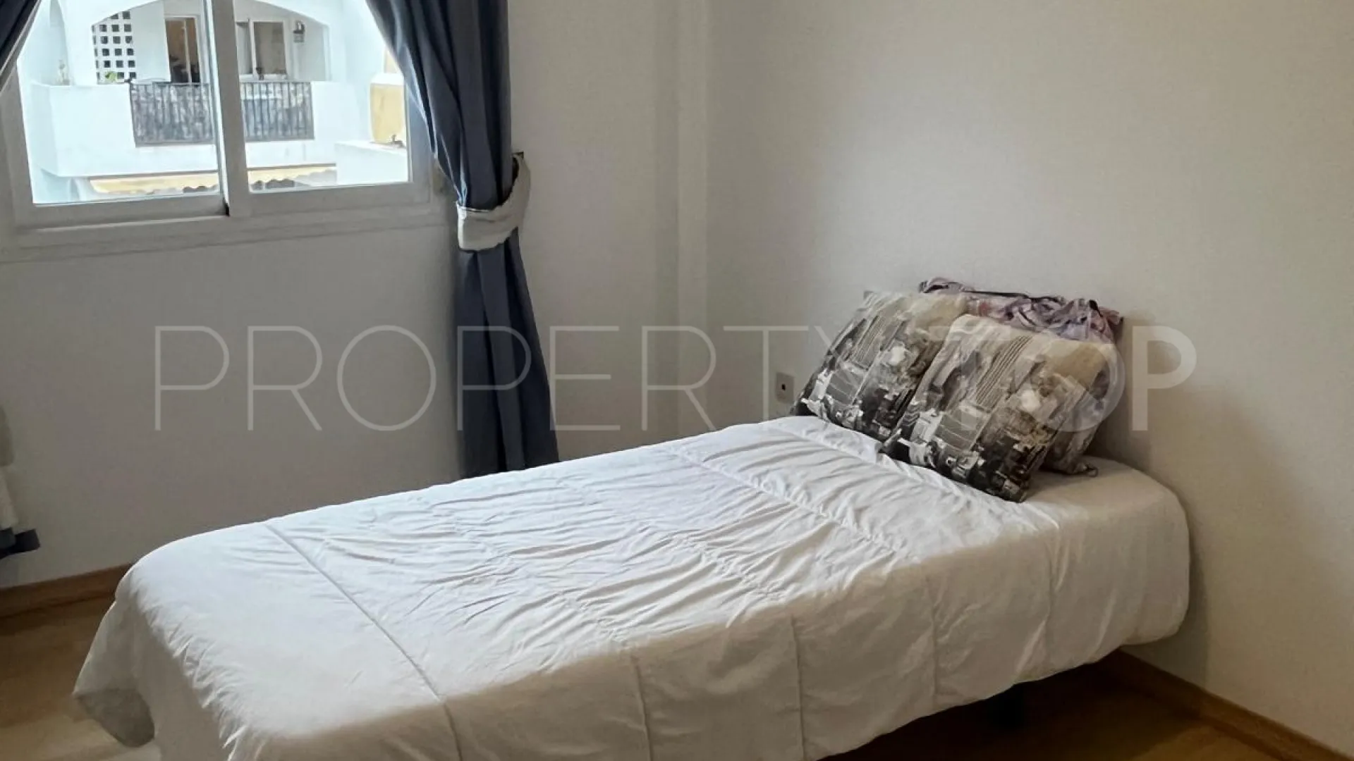 Apartment for sale in Marbella with 3 bedrooms