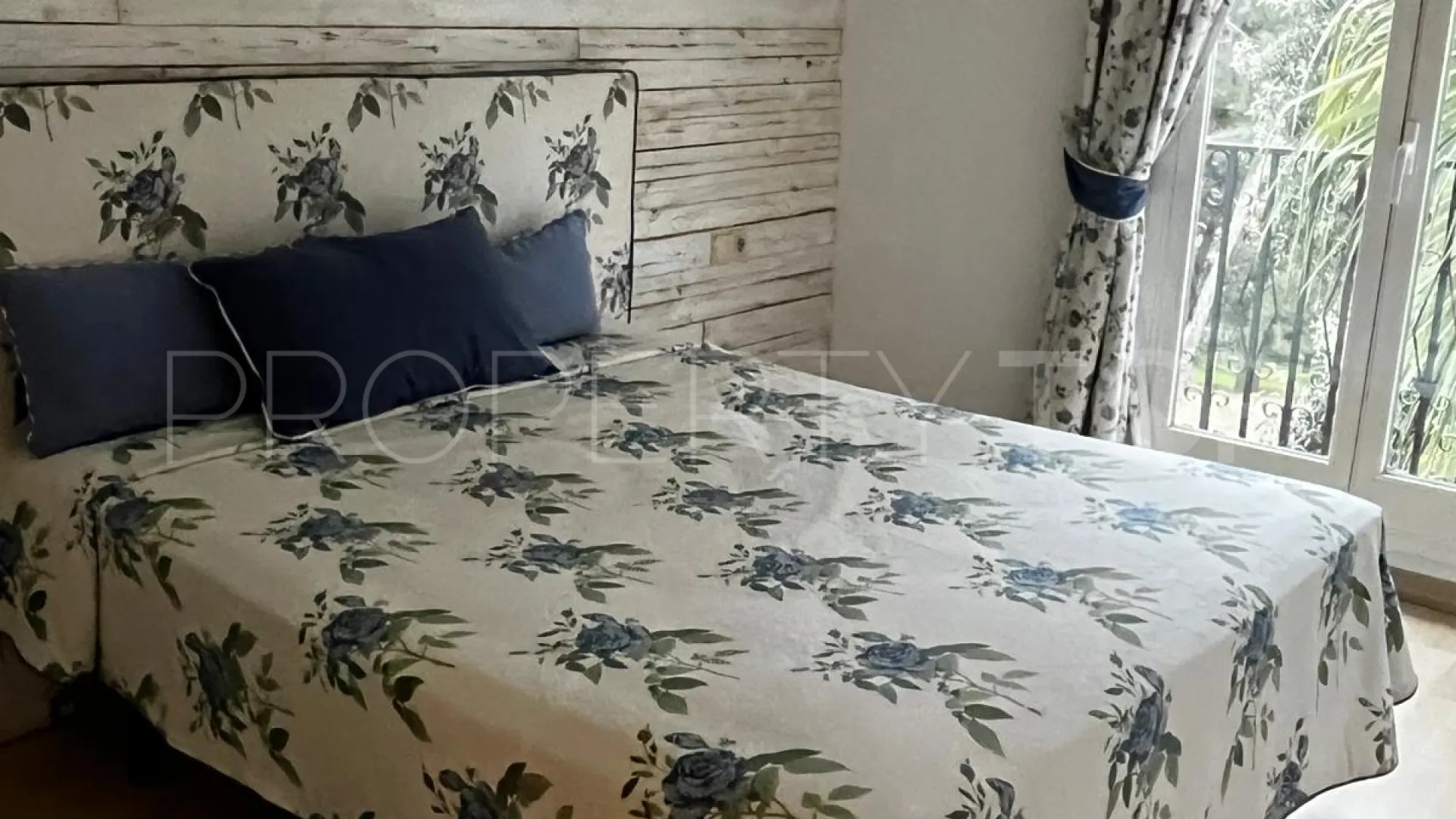 Apartment for sale in Marbella with 3 bedrooms