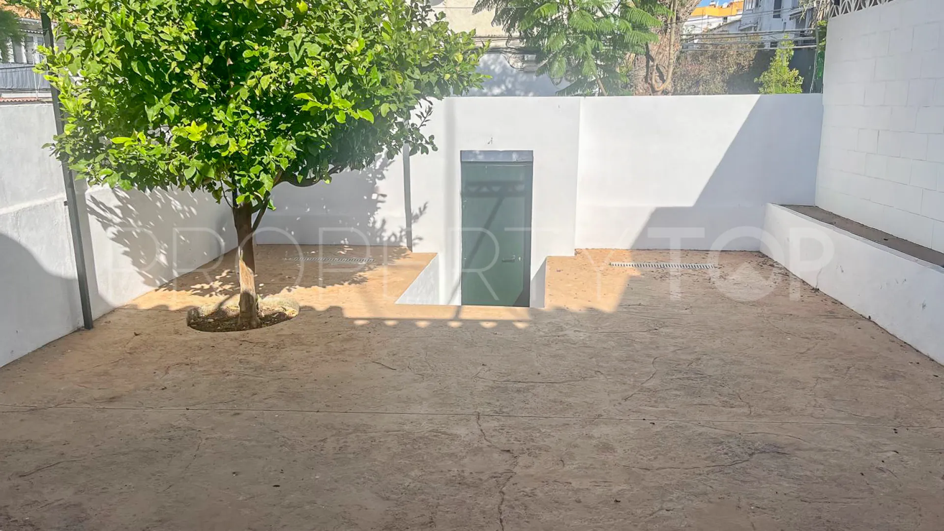 Finca with 2 bedrooms for sale in Marbella