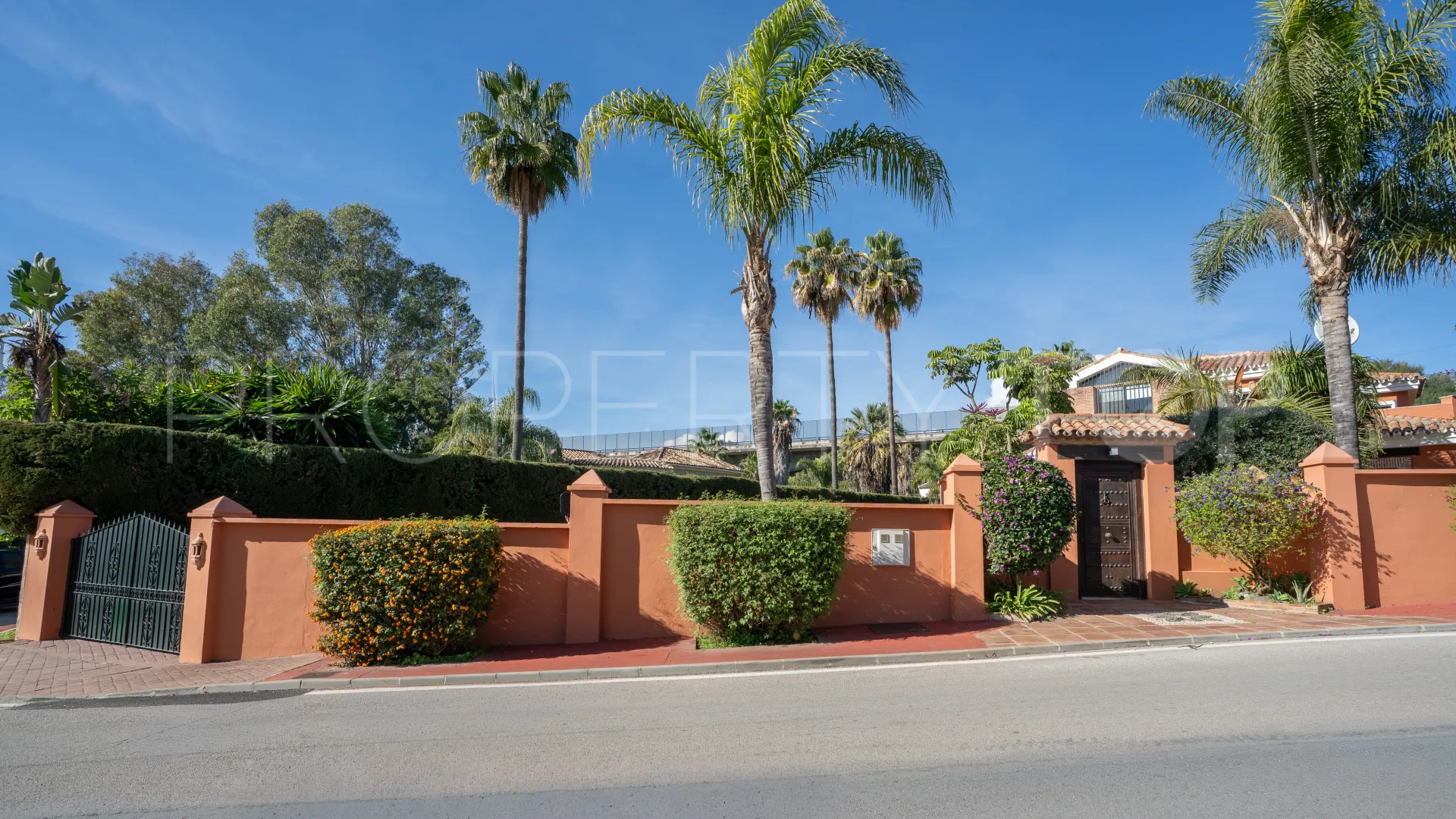 For sale Nueva Andalucia villa