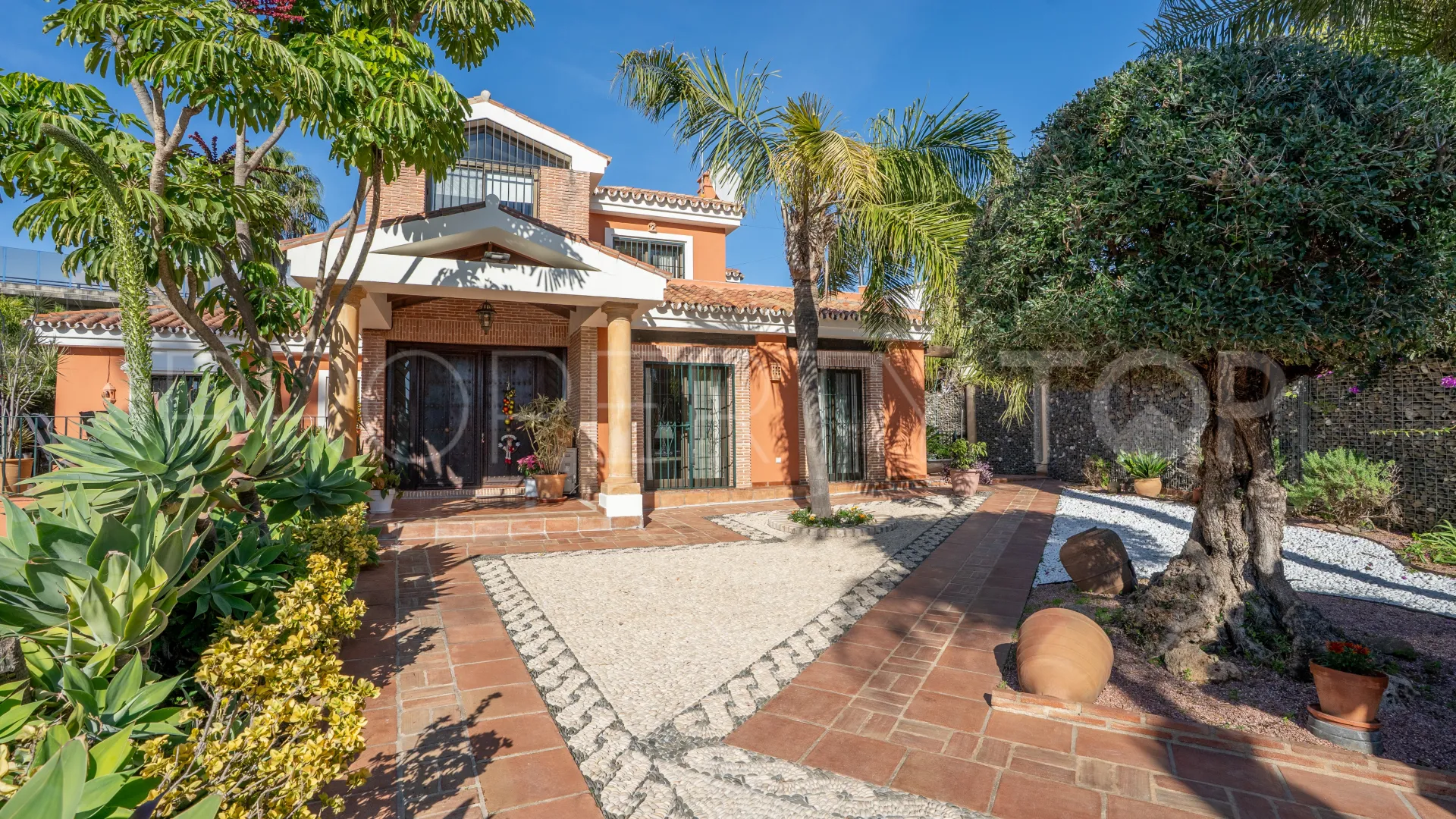 For sale Nueva Andalucia villa