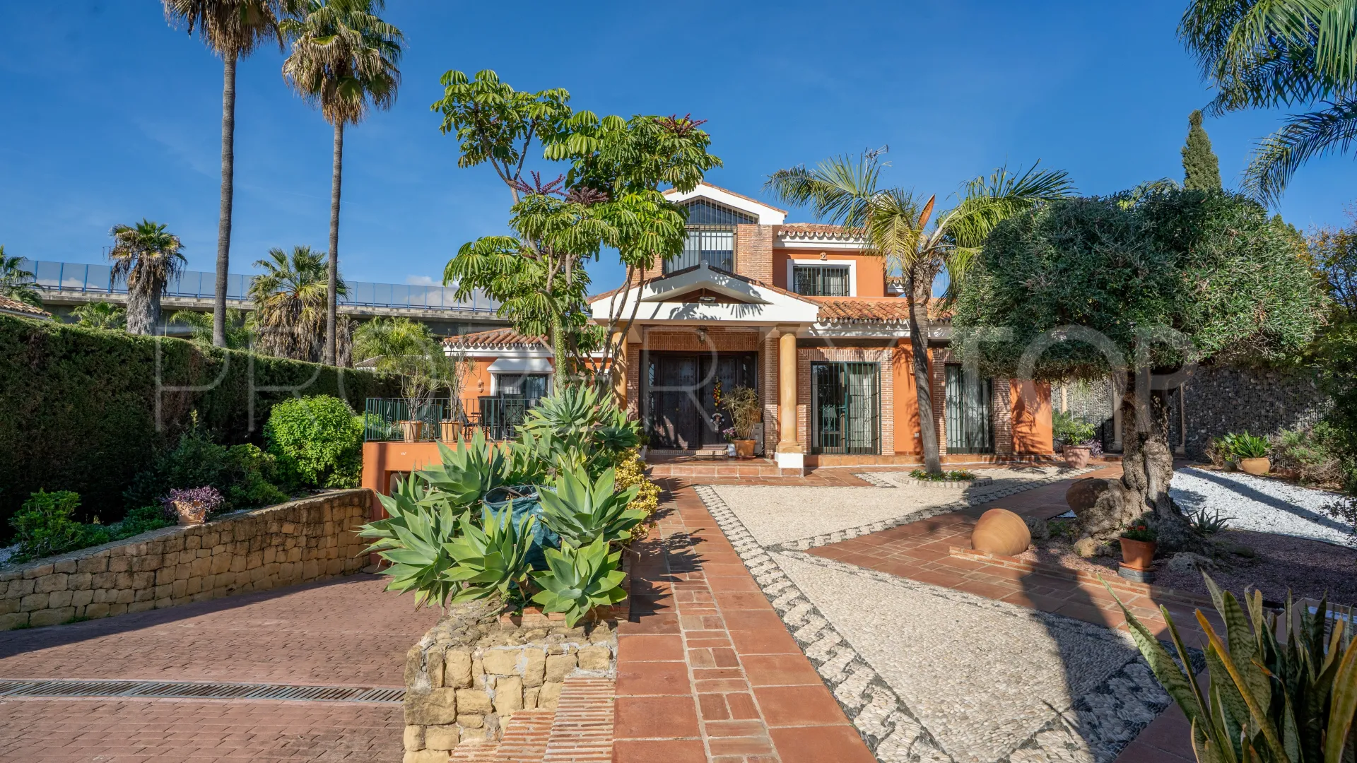 For sale Nueva Andalucia villa