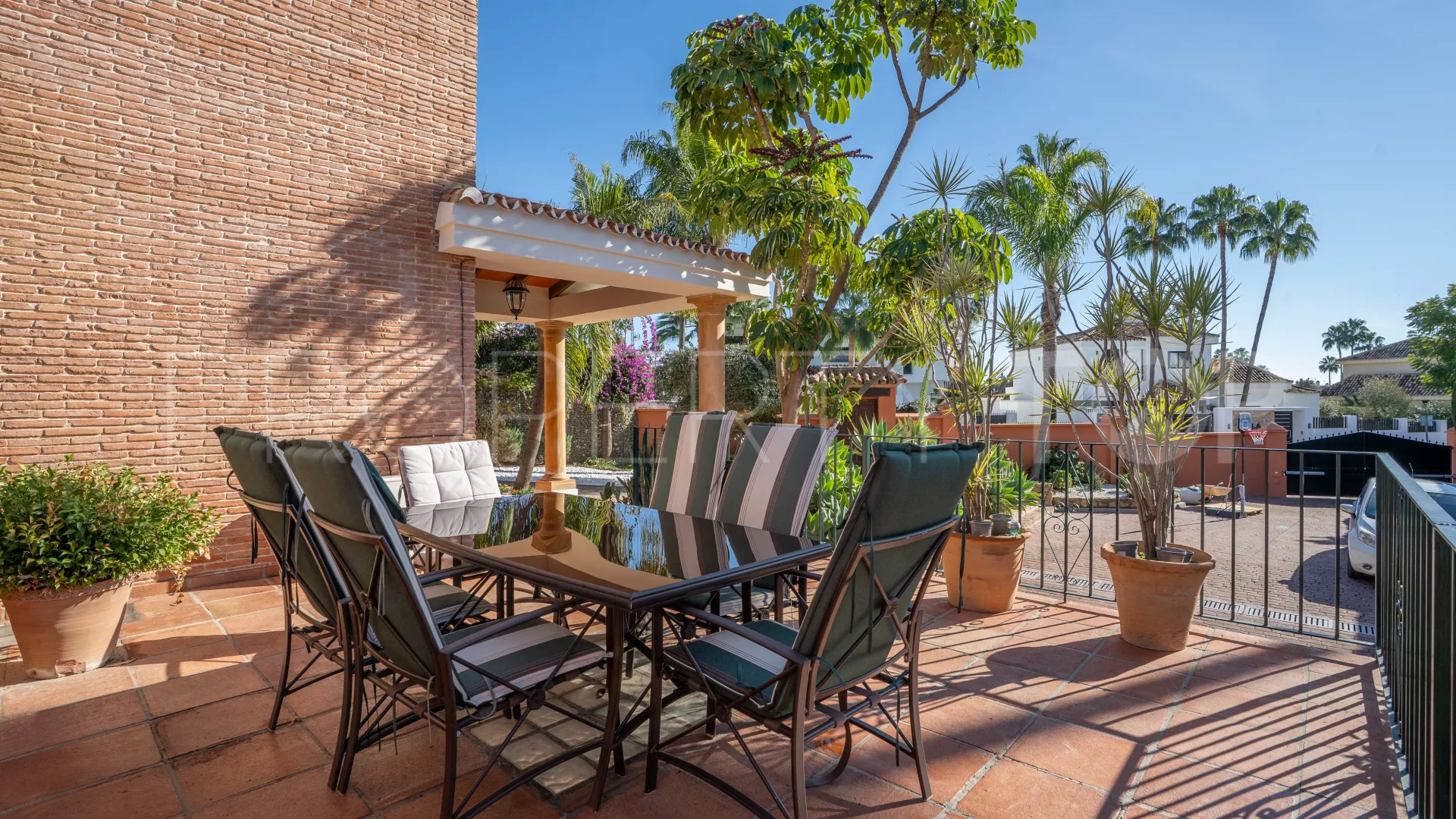 For sale Nueva Andalucia villa
