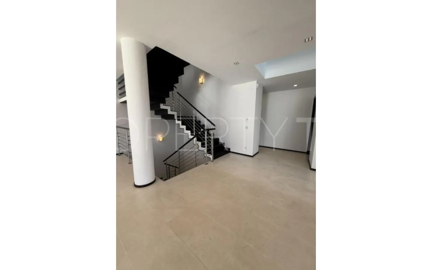 Villa de 5 dormitorios a la venta en Marbella