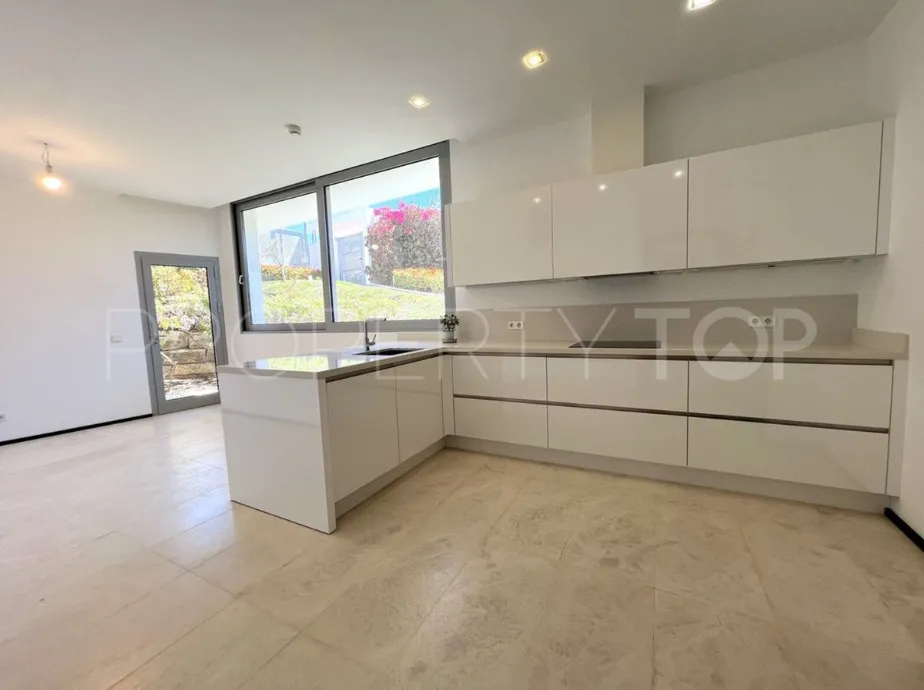 Villa de 5 dormitorios a la venta en Marbella