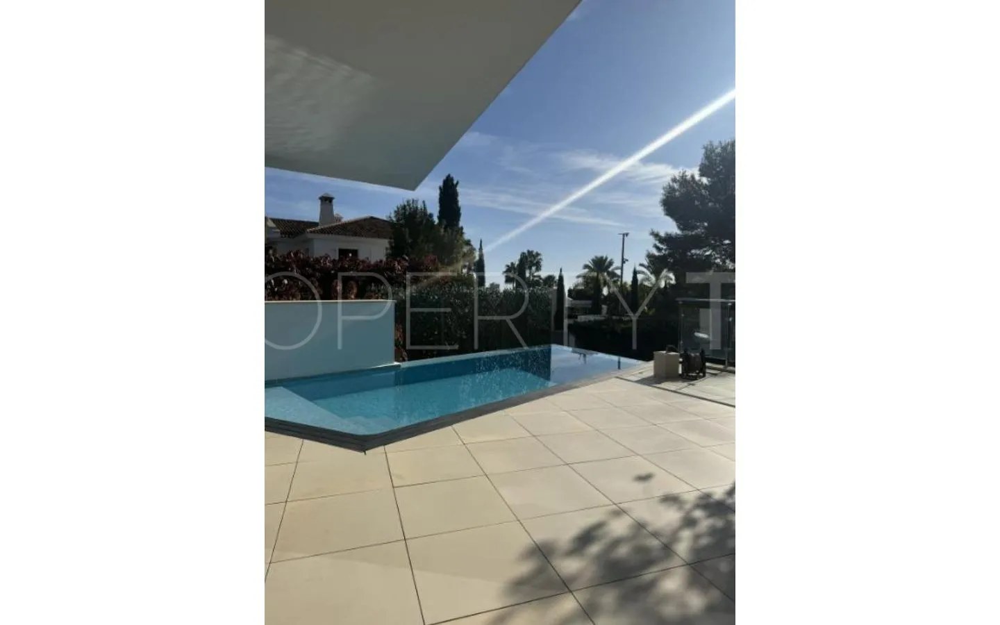 Villa de 5 dormitorios a la venta en Marbella
