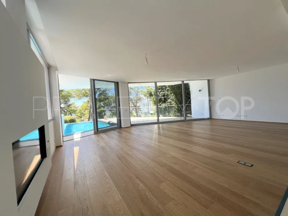 Villa de 5 dormitorios a la venta en Marbella