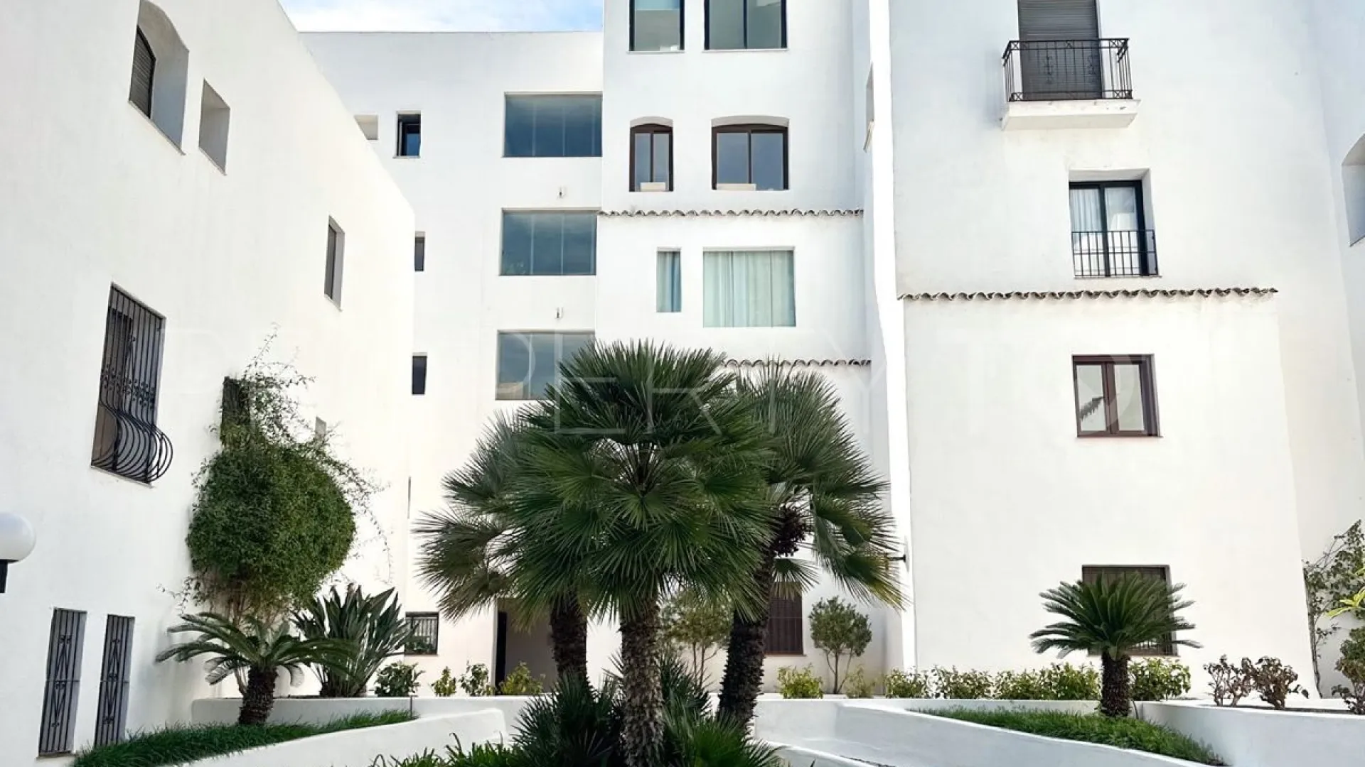 2 bedrooms apartment in Marbella - Puerto Banus for sale