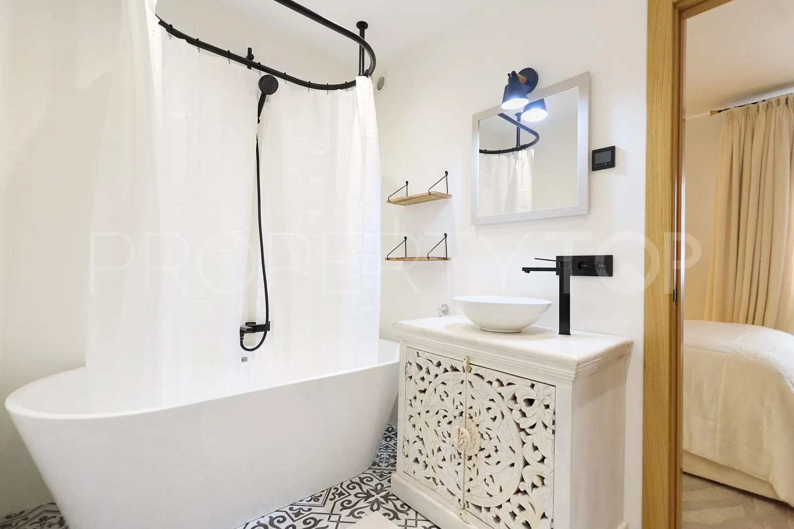 2 bedrooms apartment in Marbella - Puerto Banus for sale
