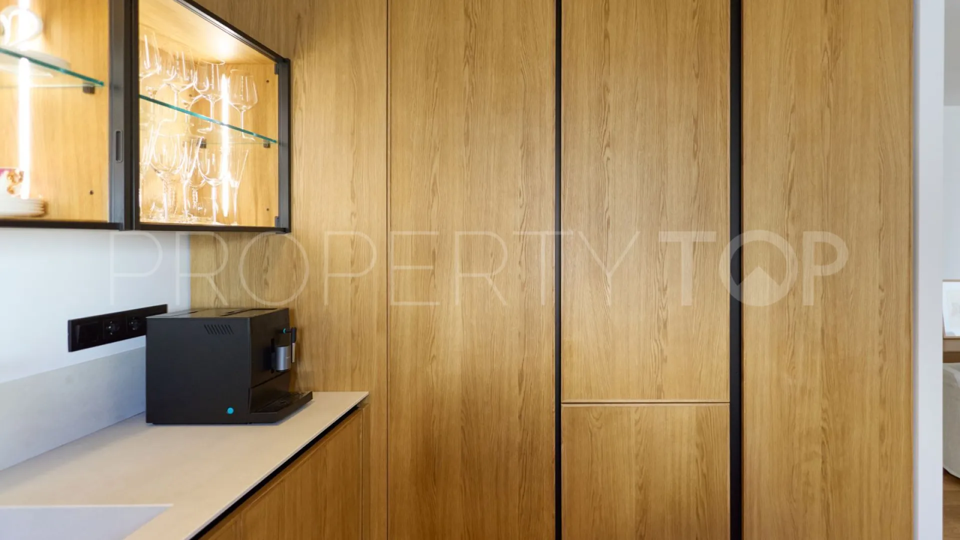 2 bedrooms apartment in Marbella - Puerto Banus for sale